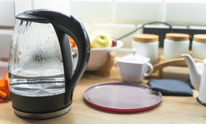 скільки тягне електрочайник