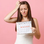 Почему месячные начались через 12 дней после предыдущих?