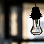 Як підготуватися до відключень електроенергії: важливі поради для українців