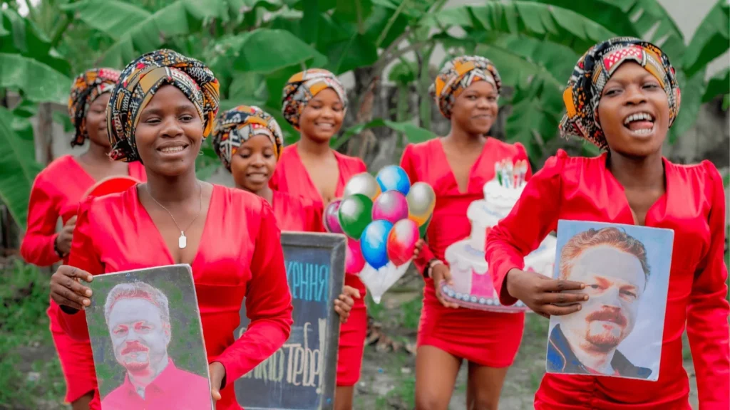 Как сделать видеопоздравление с 8 марта в стиле ретро: идеи для ностальгических сюрпризов