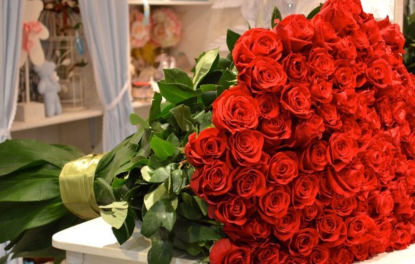 Символика количества роз в букете: что означают 35 роз?