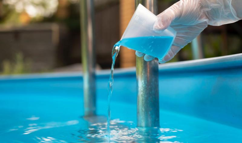 Как не допустить помутнения воды в бассейне?
