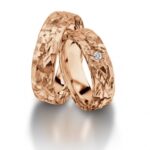 Обручальные парные кольца: выбор, символика и актуальные тренды