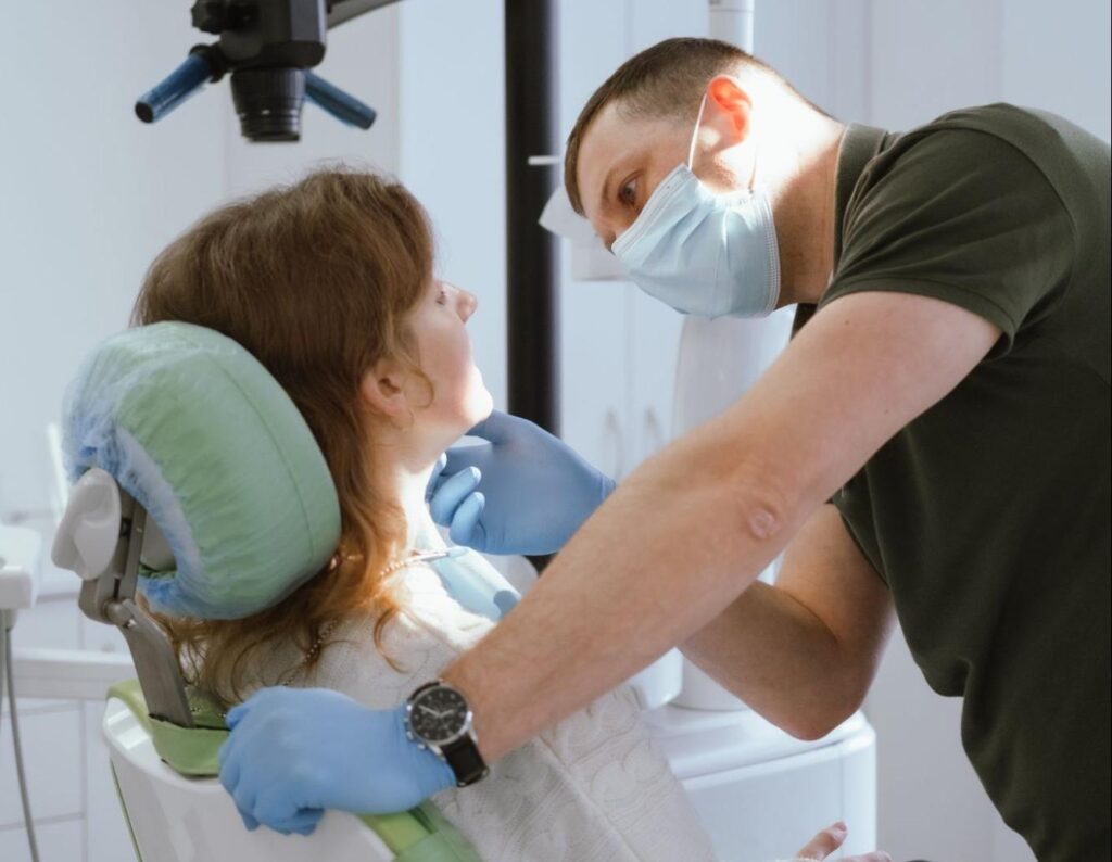 Гингивопластика – идеальная линия улыбки: как изменить форму десен без боли