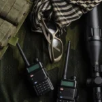 Какие аксессуары для раций действительно нужны: минимум для комфортной связи