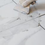 Как правильно наносить эпоксидную затирку: инструкция и советы от мастера