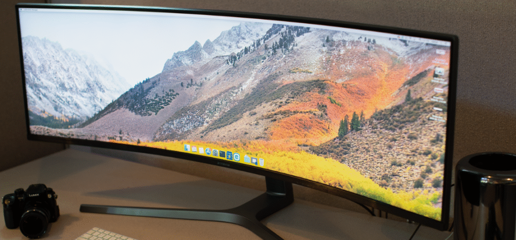 Преимущества изогнутых мониторов: стоит ли переплачивать?