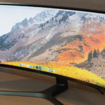 Преимущества изогнутых мониторов: стоит ли переплачивать?