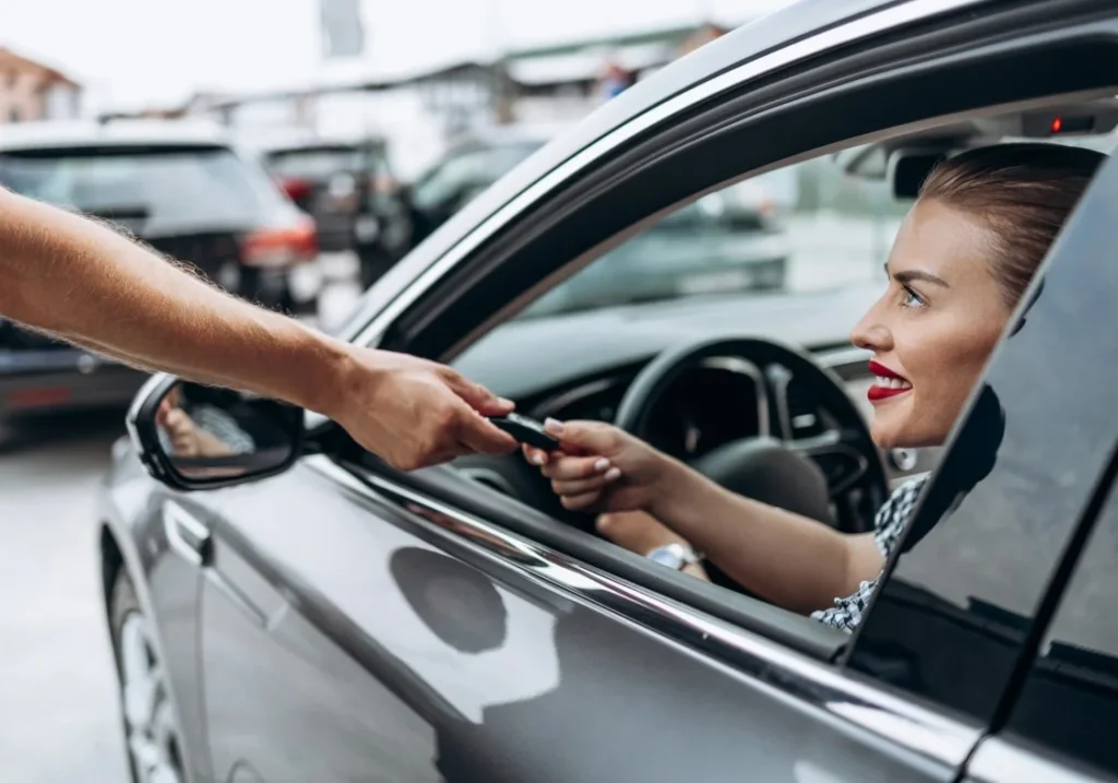 Що таке авто в лізинг і чим він відрізняється від автокредиту?