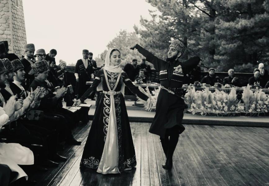 Мужской танец анализ — содержание, символика и идея произведения