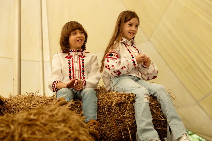 Як вишити дитячу вишиванку в 2026: короткий гайд та поради – SVARGA